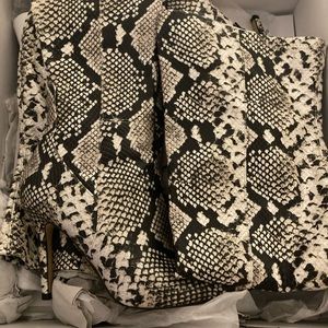 Aldo Sz 7 Tall boots. Snake.